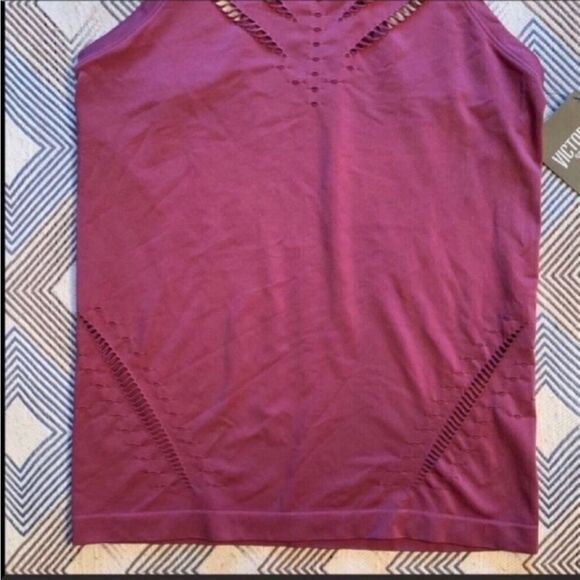 Victoria’s Secret Sport Top - Picture 5 of 5